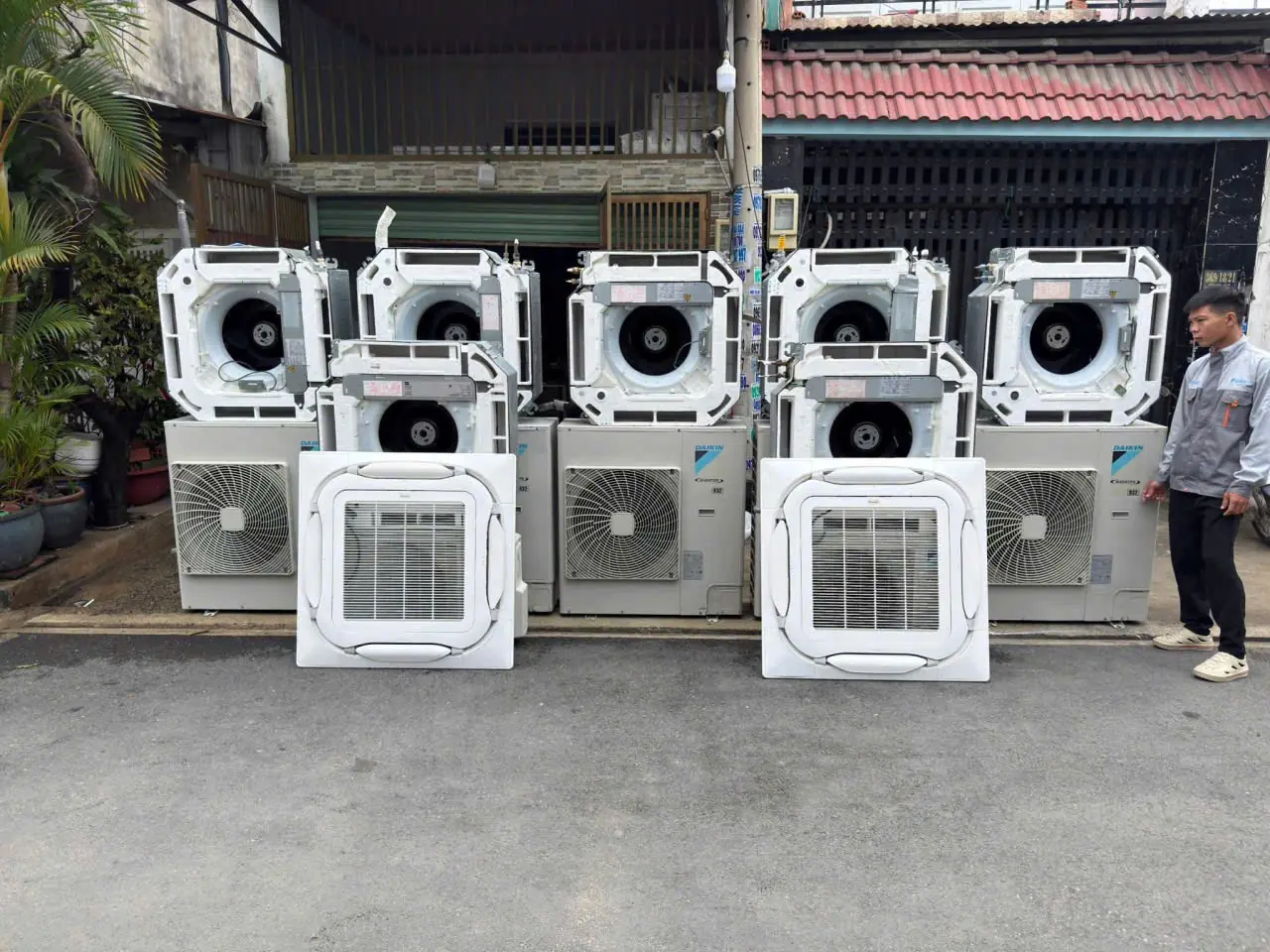 Thanh lý máy lạnh nhà xưởng tại Thuận An Bình Dương